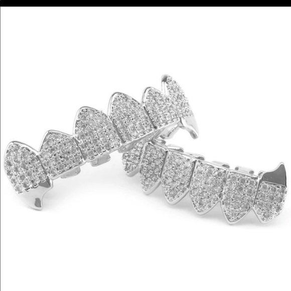 Set 2 Piece Unisex Silver or Gold Diamond Plated Vampire Style Teeth Grills - Picture 2 of 6